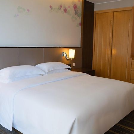 Hilton Garden Inn Lijiang Lijiang  Exteriör bild