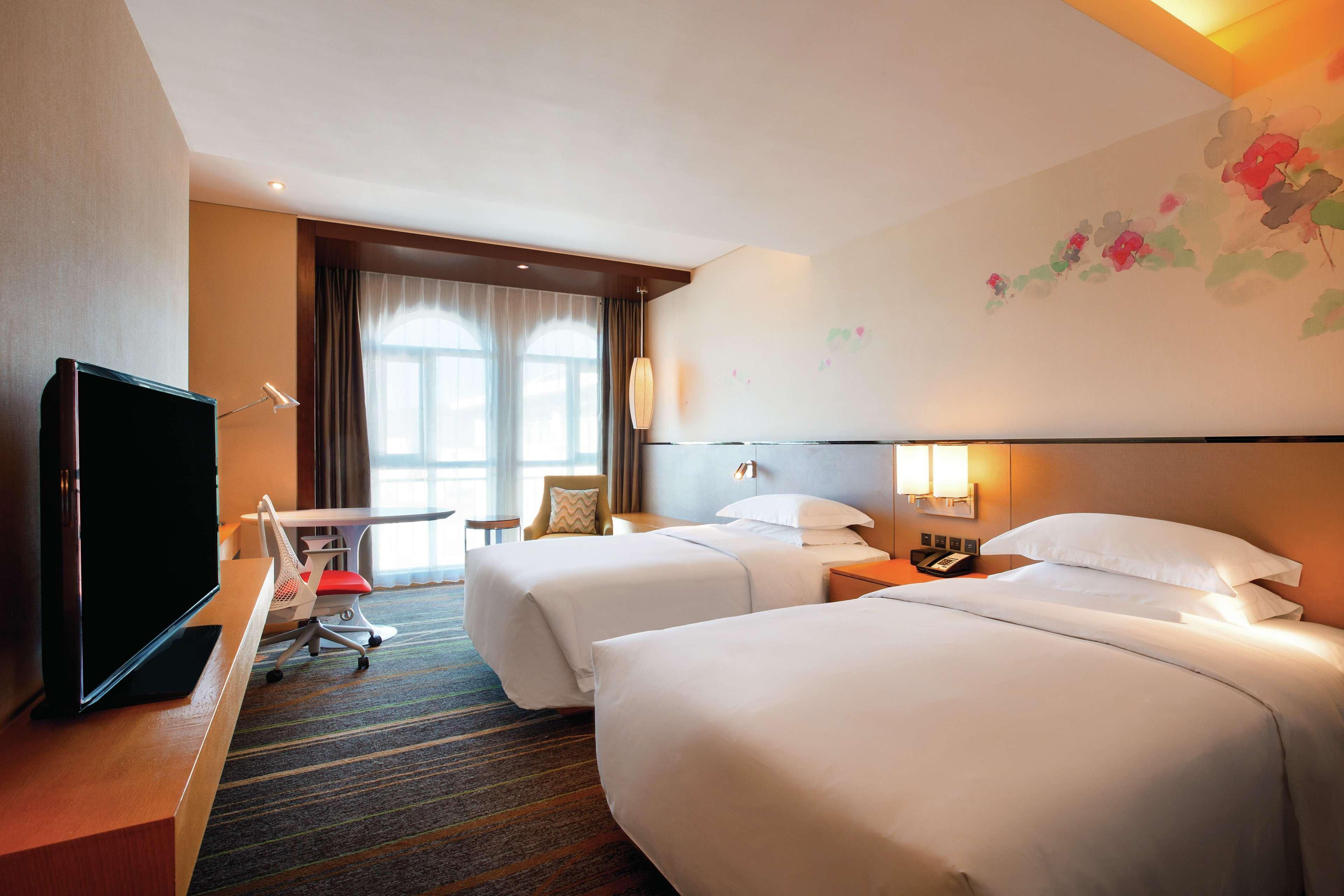 Hilton Garden Inn Lijiang Lijiang  Exteriör bild