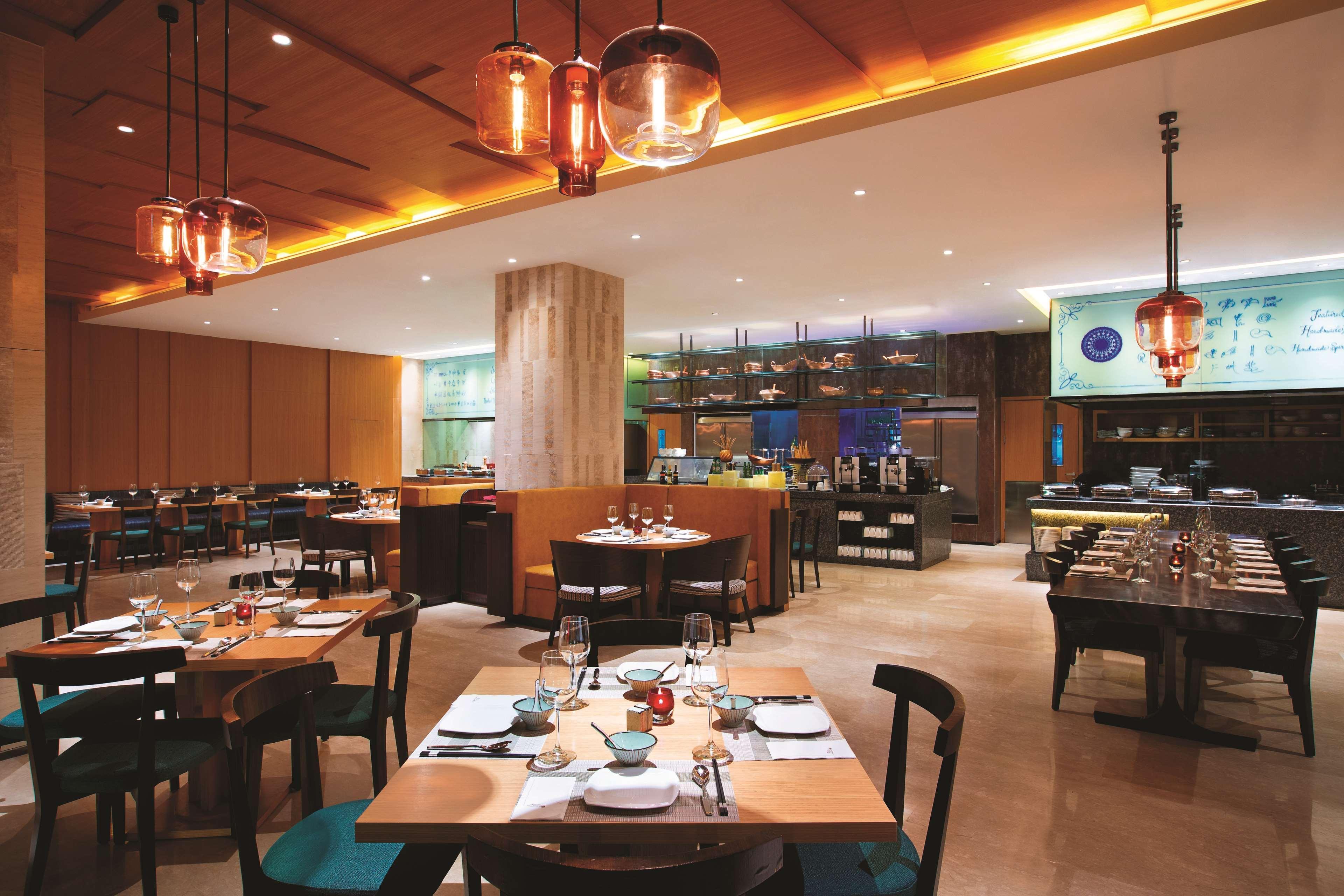 Hilton Garden Inn Lijiang Lijiang  Exteriör bild