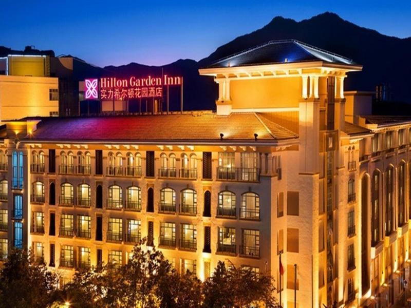 Hilton Garden Inn Lijiang Lijiang  Exteriör bild