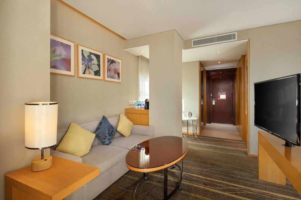 Hilton Garden Inn Lijiang Lijiang  Exteriör bild