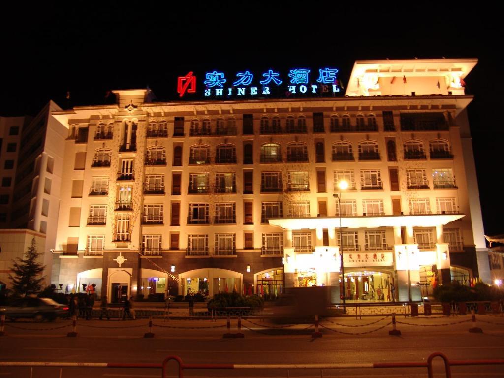 Hilton Garden Inn Lijiang Lijiang  Exteriör bild